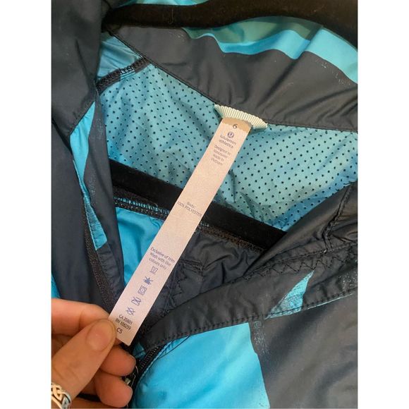 Lululemon Back Pack It Jacket Back Spin Stroke Peacock Blue Black Sz 6, MP $138 - Picture 3 of 9